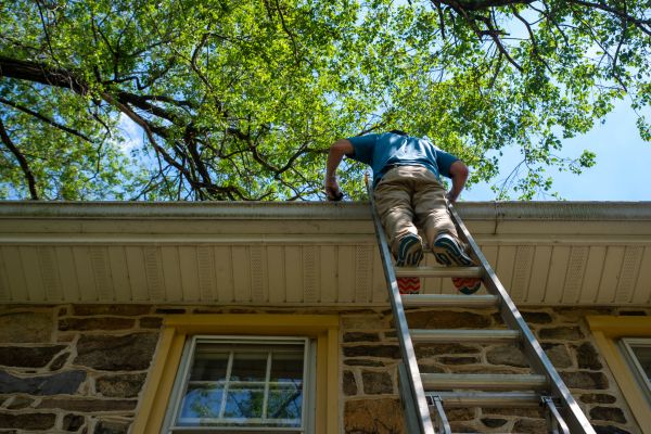 Cost of Industrial Gutter Cleaning in Alpharetta